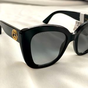 GUCCI Women’s Sunglasses 100% Authentic - GG03275